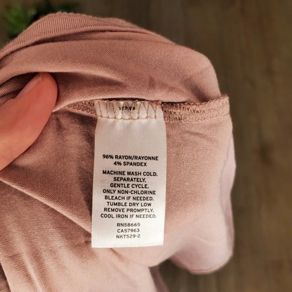 14th Union Blush Pink Top Mock Neck Tie Back Tee Shirt Shimmer Top Pastel M NEW - Picture 3 of 5